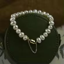 Bracelet Perles d'Eau Douce - Fermoir Magnétique Doré et Chainette